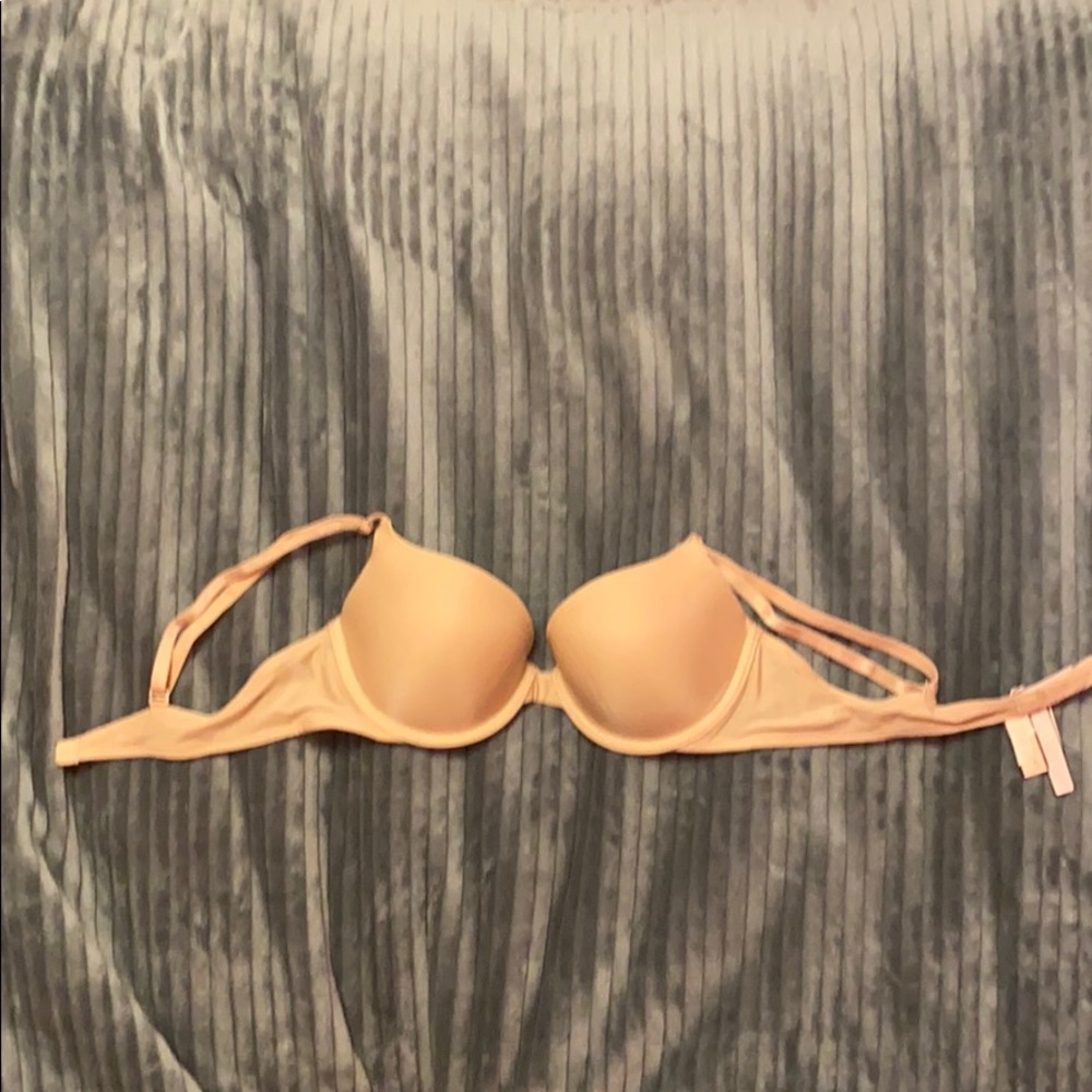 Victoria’s Secret wired bra